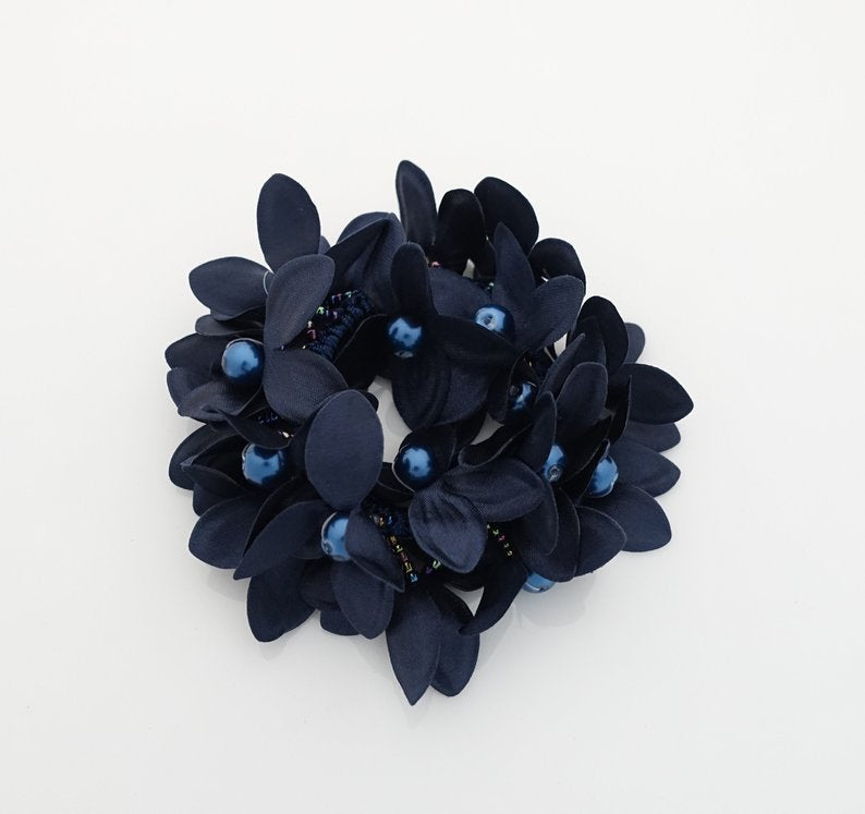 Pearl Centre Flower Scrunchie